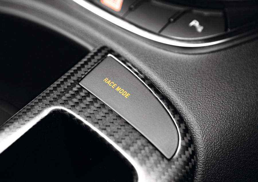 Детали интерьера Audi R8 GT 2010 года  (EU) (фото 4 из 55)